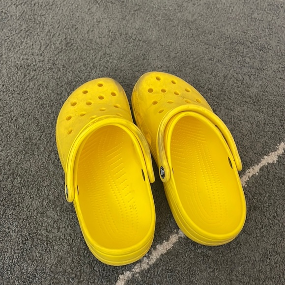 Yellow Crocs 💛 - Picture 1 of 2